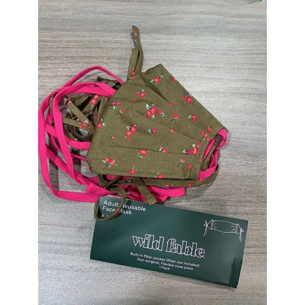 New Wild Fable Adult Reusable Face Mask Small Medium Green Pink Flowers C9